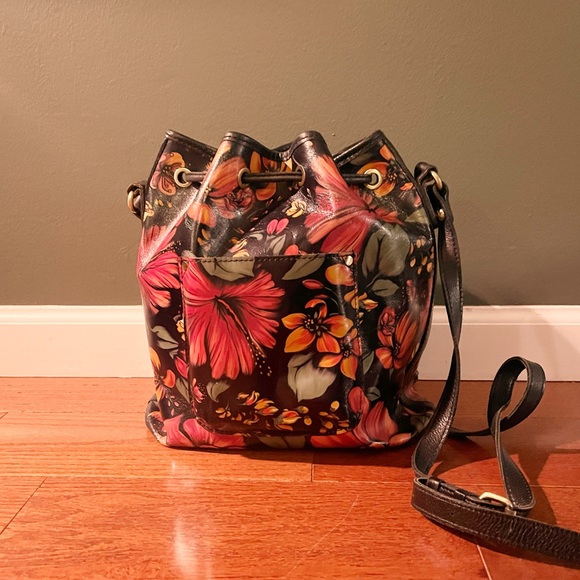 Patricia Nash Floral Italian Leather Drawstring tropical escape Bucket Bag - Picture 3 of 6